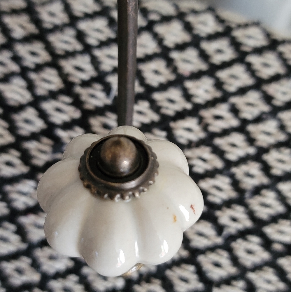 Rustic Hanging Keyhole - Picture 3 of 7